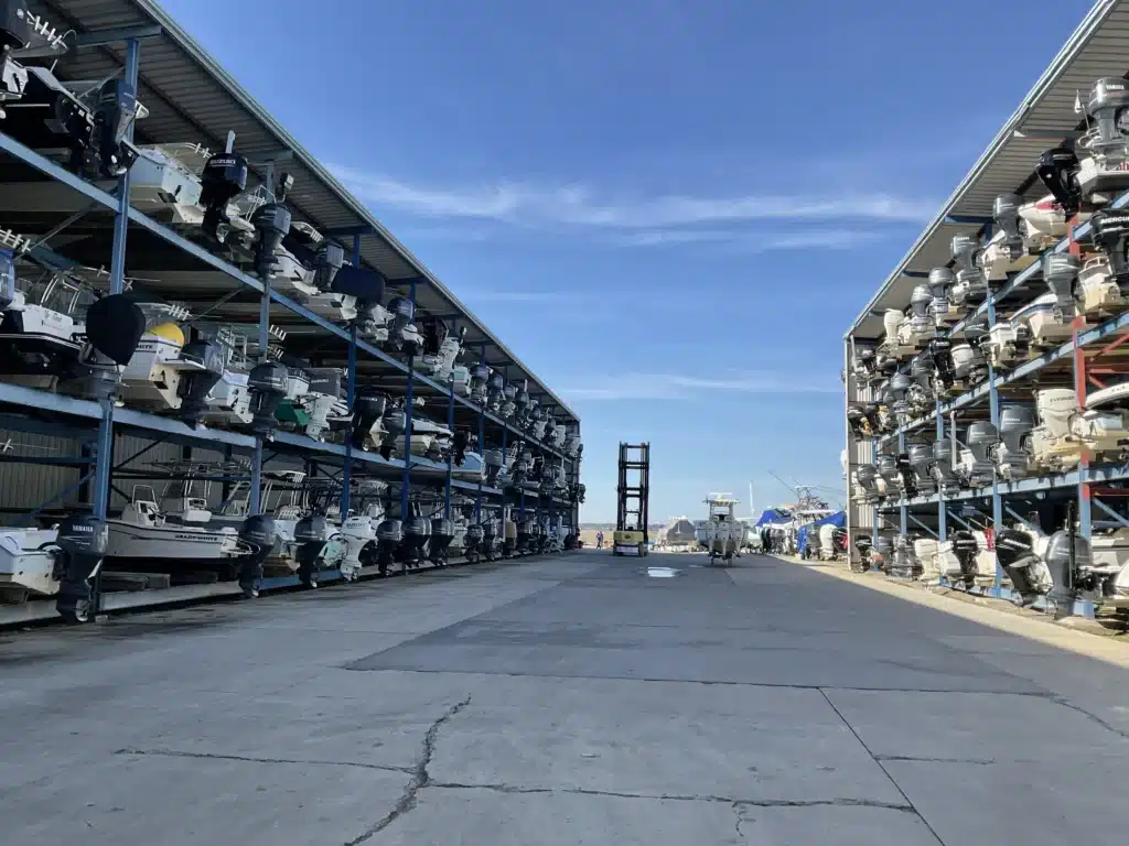Indoor dry stack boat storage facility